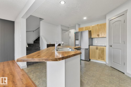 40 14208 36 Street, Edmonton, AB - Indoor Photo Showing Kitchen With Double Sink