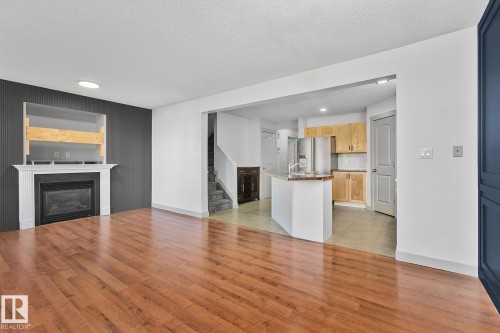 40 14208 36 Street, Edmonton, AB - Indoor With Fireplace