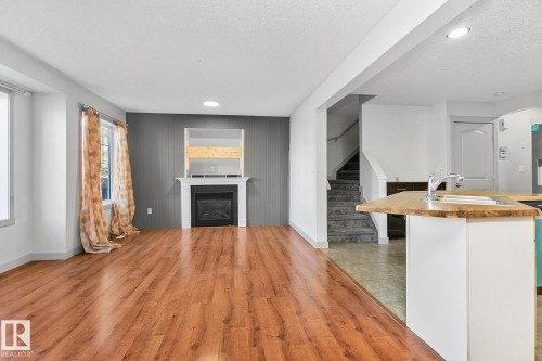 40 14208 36 Street, Edmonton, AB - Indoor With Fireplace