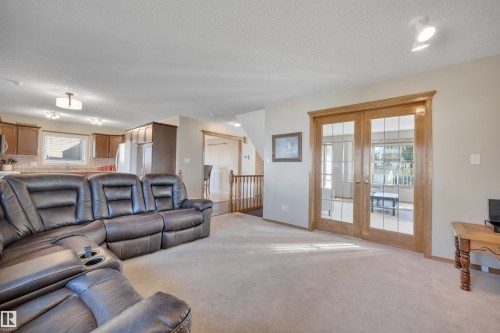 113 Pipestone Drive, Millet, AB - Indoor Photo Showing Living Room