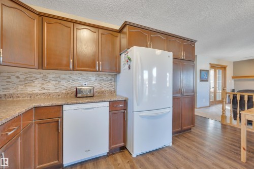 113 Pipestone Drive, Millet, AB - Indoor Photo Showing Kitchen
