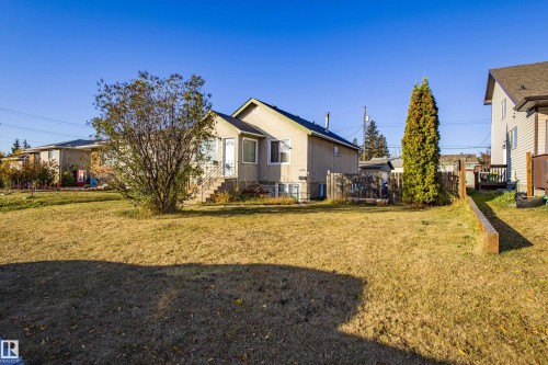 12716 12718 94 Street, Edmonton, AB - Outdoor