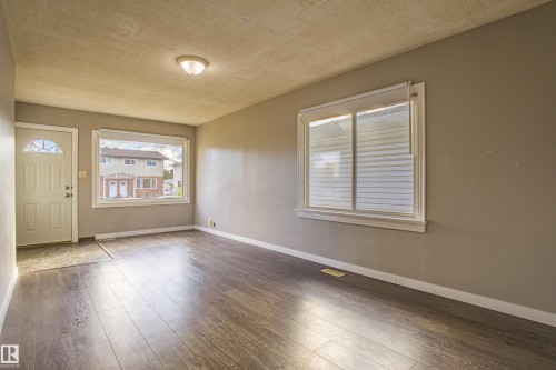 12716 12718 94 Street, Edmonton, AB - Indoor Photo Showing Other Room