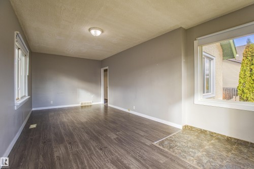 12716 12718 94 Street, Edmonton, AB - Indoor Photo Showing Other Room