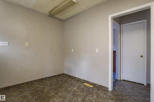 12716 12718 94 Street, Edmonton, AB - Indoor Photo Showing Other Room