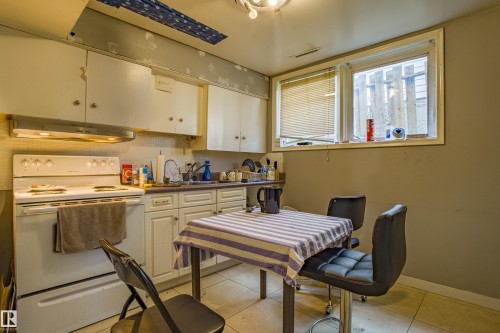 12716 12718 94 Street, Edmonton, AB - Indoor