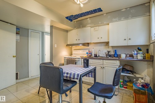 12716 12718 94 Street, Edmonton, AB - Indoor