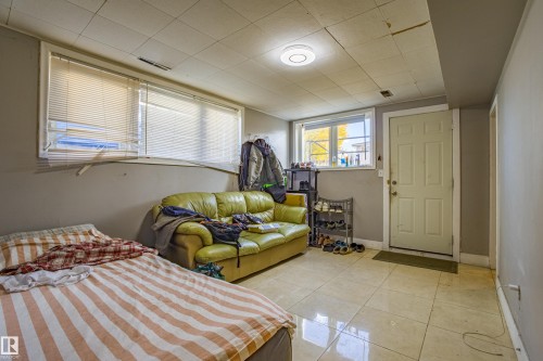 12716 12718 94 Street, Edmonton, AB - Indoor