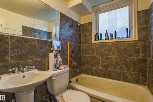 12716 12718 94 Street, Edmonton, AB - Indoor Photo Showing Bathroom