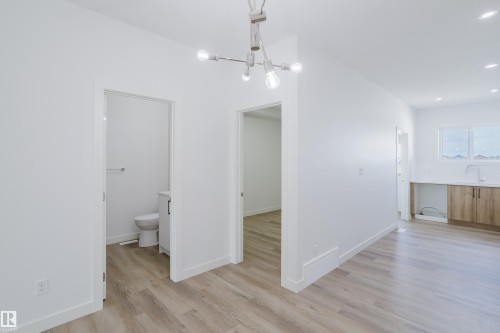 263 Munn Way, Leduc, AB - Indoor Photo Showing Other Room