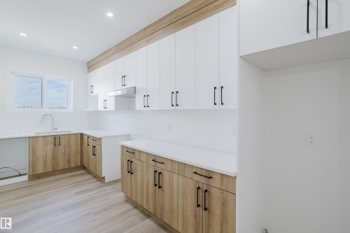 263 Munn Way, Leduc, AB - Indoor Photo Showing Kitchen