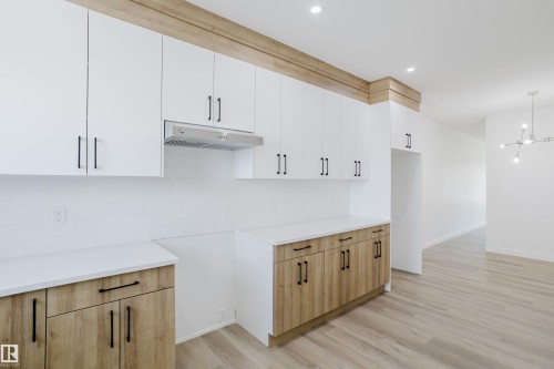 263 Munn Way, Leduc, AB - Indoor Photo Showing Kitchen