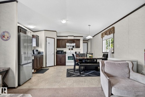 133 Willow Park Estates, Leduc, AB - Indoor Photo Showing Kitchen