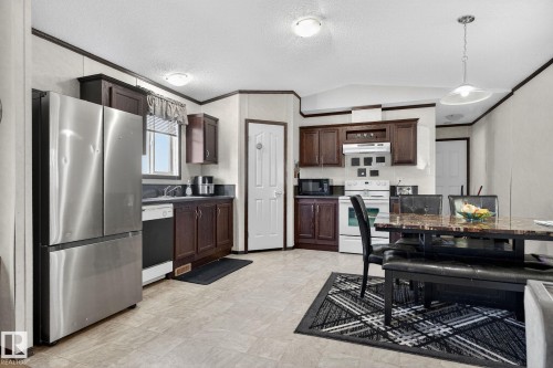 133 Willow Park Estates, Leduc, AB - Indoor Photo Showing Kitchen