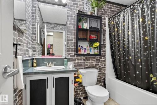 133 Willow Park Estates, Leduc, AB - Indoor Photo Showing Bathroom