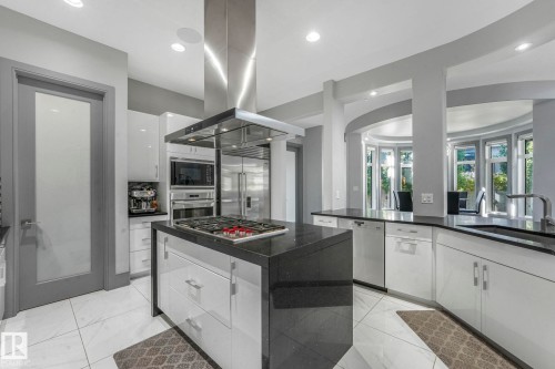 3510 Watson Point(E), Edmonton, AB - Indoor Photo Showing Kitchen