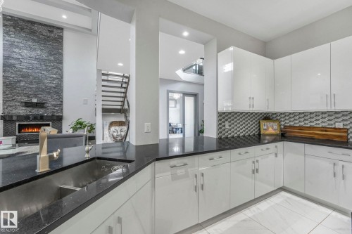 3510 Watson Point(E), Edmonton, AB - Indoor Photo Showing Kitchen