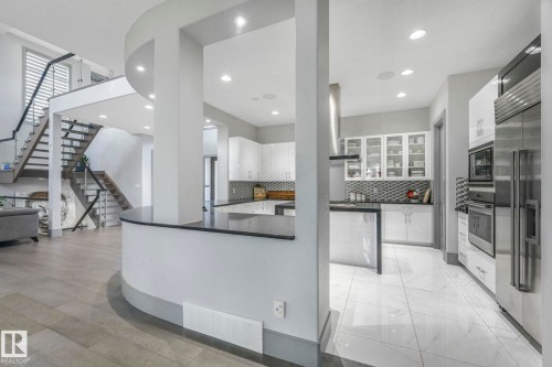 3510 Watson Point(E), Edmonton, AB - Indoor Photo Showing Kitchen With Upgraded Kitchen