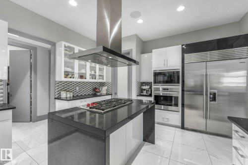 3510 Watson Point(E), Edmonton, AB - Indoor Photo Showing Kitchen With Upgraded Kitchen