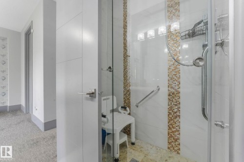 3510 Watson Point(E), Edmonton, AB - Indoor Photo Showing Bathroom