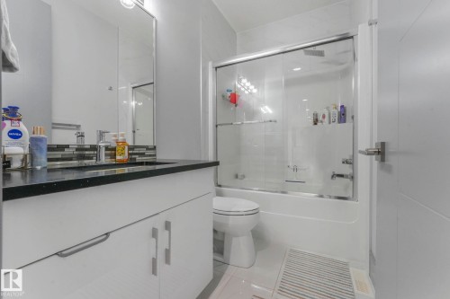 3510 Watson Point(E), Edmonton, AB - Indoor Photo Showing Bathroom
