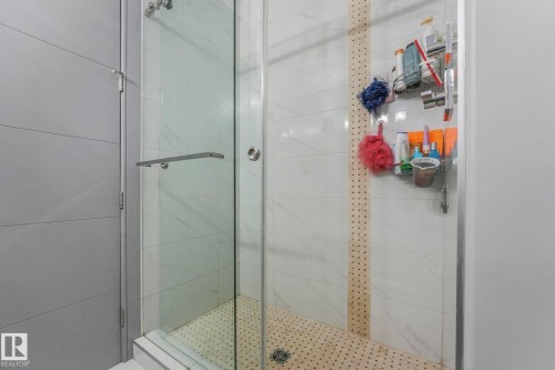 3510 Watson Point(E), Edmonton, AB - Indoor Photo Showing Bathroom