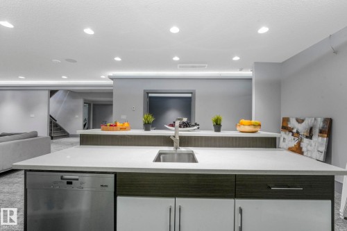 3510 Watson Point(E), Edmonton, AB - Indoor Photo Showing Kitchen