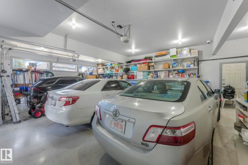 3510 Watson Point(E), Edmonton, AB - Indoor Photo Showing Garage