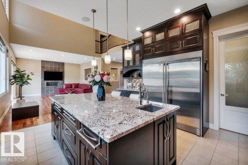 1211 Adamson Drive, Edmonton, AB - Indoor Photo Showing Kitchen With Upgraded Kitchen