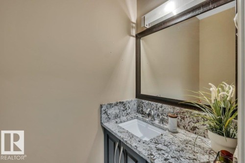 1211 Adamson Drive, Edmonton, AB - Indoor Photo Showing Bathroom