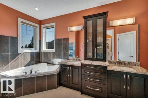 1211 Adamson Drive, Edmonton, AB - Indoor Photo Showing Bathroom