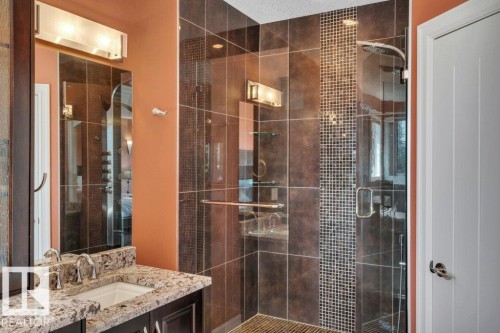 1211 Adamson Drive, Edmonton, AB - Indoor Photo Showing Bathroom