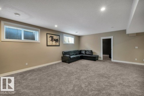 1211 Adamson Drive, Edmonton, AB - Indoor