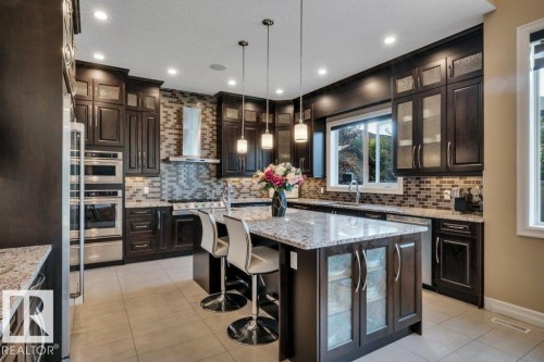 1211 Adamson Drive, Edmonton, AB - Indoor Photo Showing Kitchen With Upgraded Kitchen