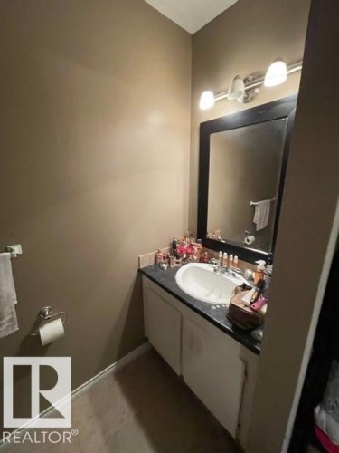 208 14803 51 Avenue, Edmonton, AB - Indoor Photo Showing Bathroom