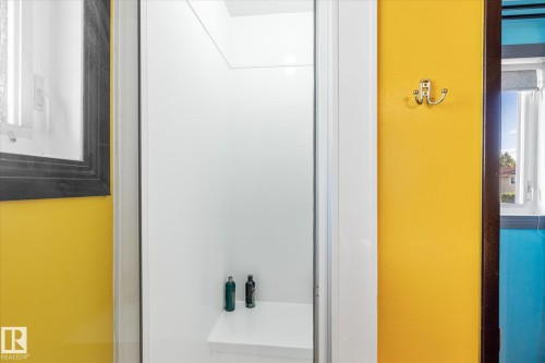 3018 110A Street, Edmonton, AB - Indoor Photo Showing Bathroom