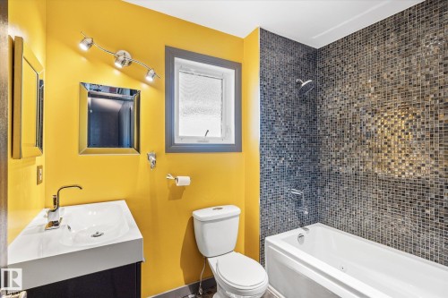 3018 110A Street, Edmonton, AB - Indoor Photo Showing Bathroom
