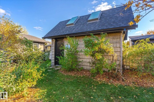 3018 110A Street, Edmonton, AB - Outdoor