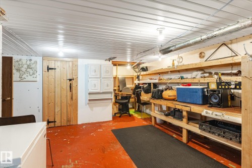 3018 110A Street, Edmonton, AB - Indoor