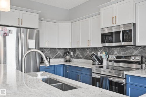 91 13825 155 Ave, Edmonton, AB - Indoor Photo Showing Kitchen With Double Sink With Upgraded Kitchen