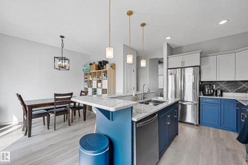 91 13825 155 Ave, Edmonton, AB - Indoor Photo Showing Kitchen With Double Sink With Upgraded Kitchen