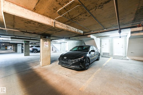 91 13825 155 Ave, Edmonton, AB - Indoor Photo Showing Garage