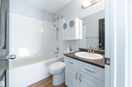 3729 138A Avenue, Edmonton, AB - Indoor Photo Showing Bathroom