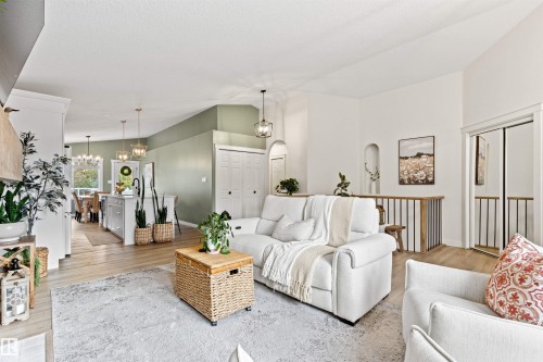 82 Oakridge Drive N, St. Albert, AB - Indoor Photo Showing Living Room