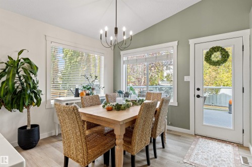 82 Oakridge Drive N, St. Albert, AB - Indoor Photo Showing Dining Room