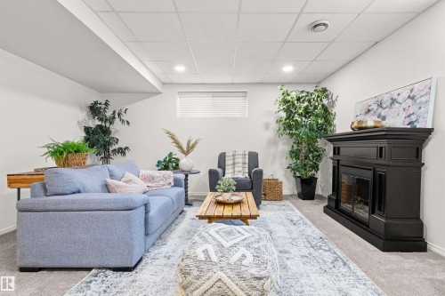 82 Oakridge Drive N, St. Albert, AB - Indoor