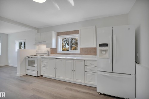 5004 45Th Avenue, Calmar, AB - Indoor Photo Showing Kitchen
