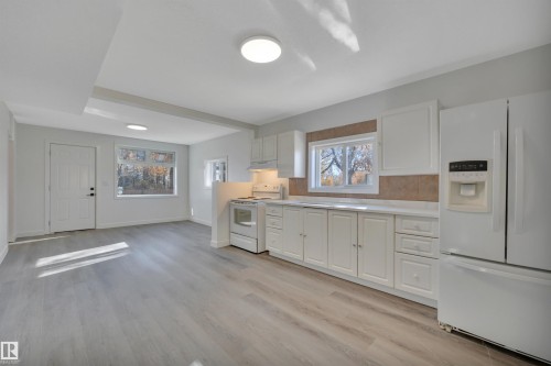 5004 45Th Avenue, Calmar, AB - Indoor Photo Showing Kitchen