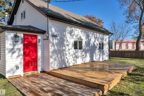 5004 45Th Avenue, Calmar, AB - Outdoor With Exterior