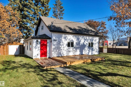 5004 45Th Avenue, Calmar, AB - Outdoor